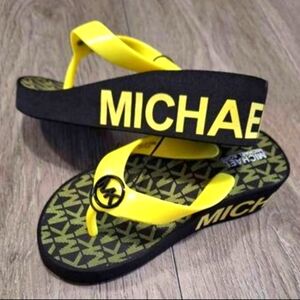 New Michael Kors Wedge Sandals Girls-Kids size 11